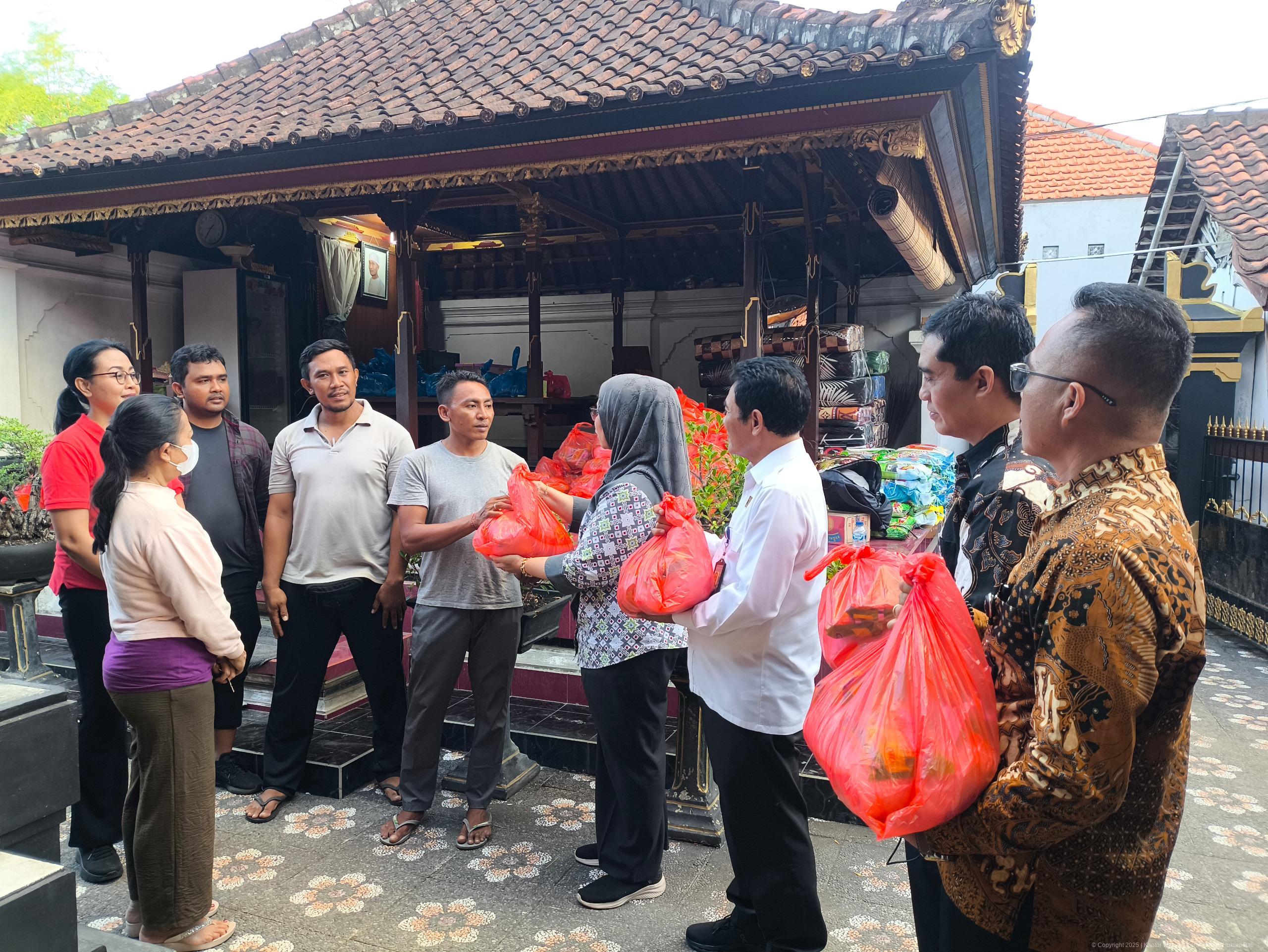 Kanwil Kemenkum Bali Tunjukkan Kepedulian Lewat Bantuan Banjir di Denpasar