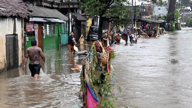 81 Warga Perumahan Wiraraja Denpasar Dievakuasi Akibat Banjir Besar