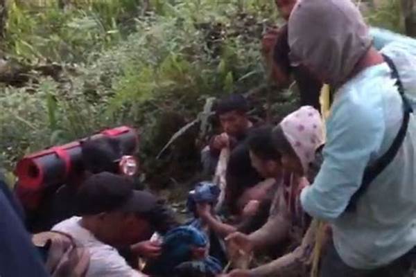 Kejadian Aneh! Kelelahan Dan Sesak Napas, Pendaki Perempuan Dievakuasi Di Gunung Sanghyang Buleleng!