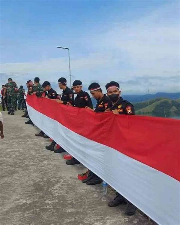 Nasionalisme! Bendera Merah Putih Sepanjang 1000 Meter Dibentangkan Di Candi Borobudur, Memperingati Hari Pahlawan!